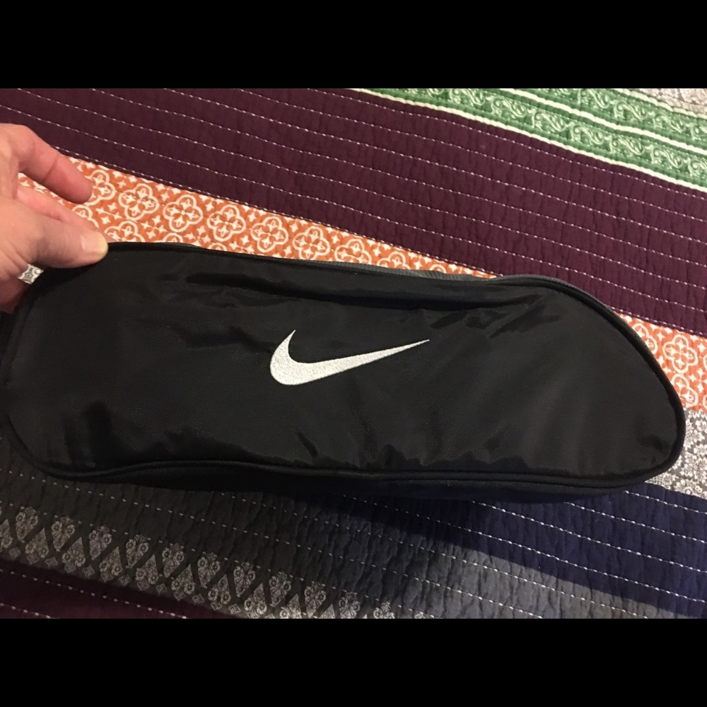 Nike golf accessory bag